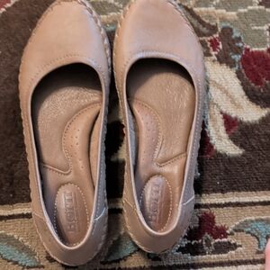 Born Women's Taupe Leather Ballet Flats